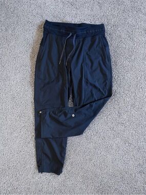 Lululemon Dance Studio cropped pants